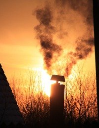 ¿Por que Revoca el Humo en una Estufa de Biomasa? humo estufa de leña - ¿Por que Revoca el Humo en una Estufa de Biomasa?